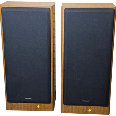 Sale Photo Thumbnail #359: A Pair of Technics SB-A50 3-Way Speaker Systems