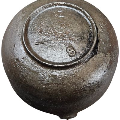 Sale Photo Thumbnail #527: Antique Gate-Marked Cast Iron Size 8 Scotch Bowl