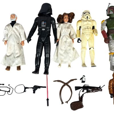 Sale Photo Thumbnail #72: CONTENTS LOT: Eight Vintage Kenner Star Wars Large Size Action Figures