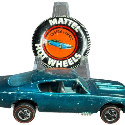 Sale Photo Thumbnail #260: Hot Wheels Redline Custom Barracuda and Metal Collectors Button