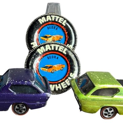 Sale Photo Thumbnail #259: A Pair of Mattel Hot Wheels Redline Deora Die-Cast Cars and Collector Buttons