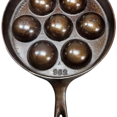 Sale Photo Thumbnail #530: Griswold No. 32 Cast Iron Aebleskiver Pan