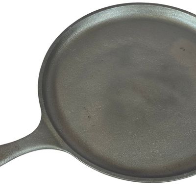 Sale Photo Thumbnail #553: Lodge Cast Iron Round Griddle