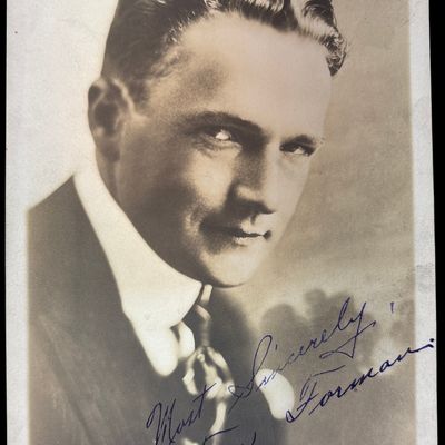 Sale Photo Thumbnail #719: Milton Sills Hand Signed Vintage Paramount Pictures Promotional Photograph