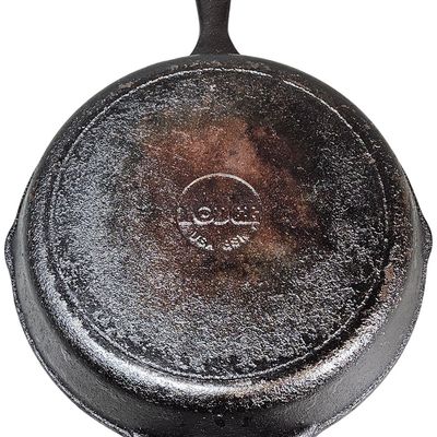Sale Photo Thumbnail #538: Lodge 8SK Cast Iron Skillet with Helper Handle