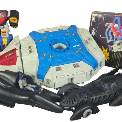 Sale Photo Thumbnail #808: A Collection of Vintage and Modern Toys and Playsets including Mattel, Dah Yang, and Spin Master