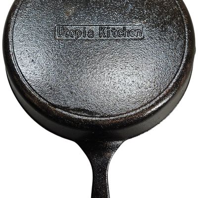 Sale Photo Thumbnail #548: Utopia Kitchen Cast Iron Skillet with Helper Handle
