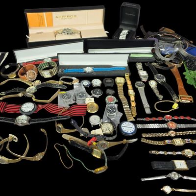 Sale Photo Thumbnail #112: An Assortment of Approximately 55-60 Wristwatches, Watch Heads, and Straps Including Akribos XXIV and Eddie Bauer