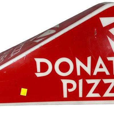Sale Photo Thumbnail #643: Donatos Pizza Illuminated Magnetic Car Top Delivery Sign