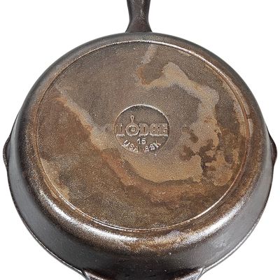 Sale Photo Thumbnail #537: Lodge #8SK American Cast Iron Skillet with Helper Handle