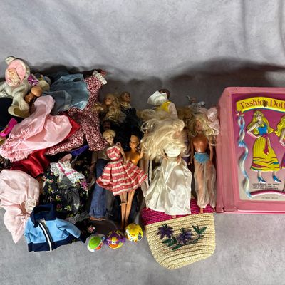 Sale Photo Thumbnail #667: A Collection of Vintage Fashion Dolls, Clothing, and Accessories with a Tara Toy Corp. Fashion Doll Trunk