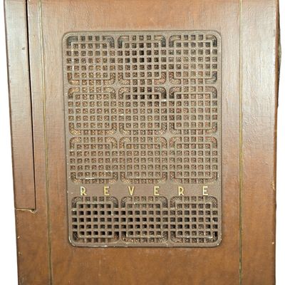 Sale Photo Thumbnail #583: Revere Model S-16 16mm Sound Movie Projector with Speaker Case