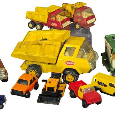 Sale Photo Thumbnail #505: Eleven Vintage Tonka and Ertl Metal and Plastic Toy Vehicles