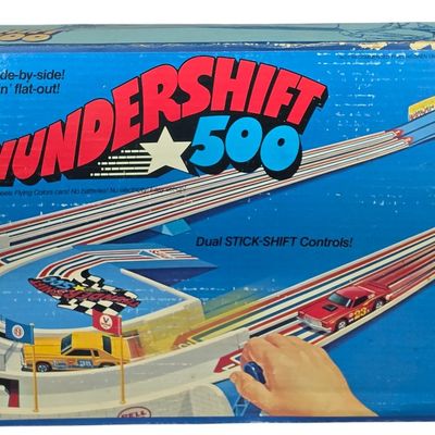 Sale Photo Thumbnail #494: Mattel Hot Wheels Flying Colors Thundershift 500 Racing Track Set