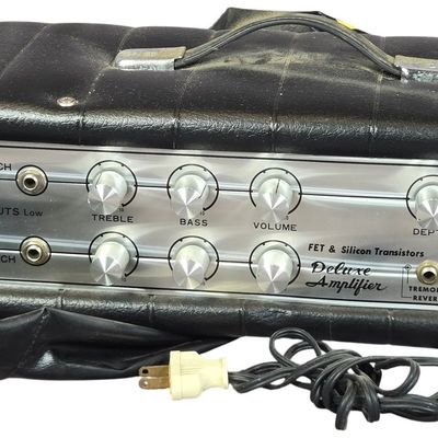Sale Photo Thumbnail #52: Vintage Deluxe Amplifier Solid State Guitar Amplifier Head