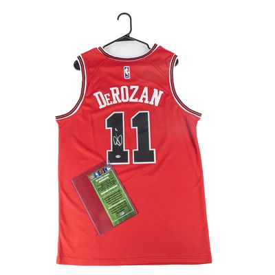 DeMar DeRozan Autographed Bulls Jersey w COA