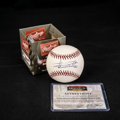 Minnie Minoso Autographed MLB Baseball w COA