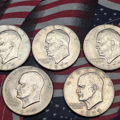 (5) 1977-D Eisenhower Dollars