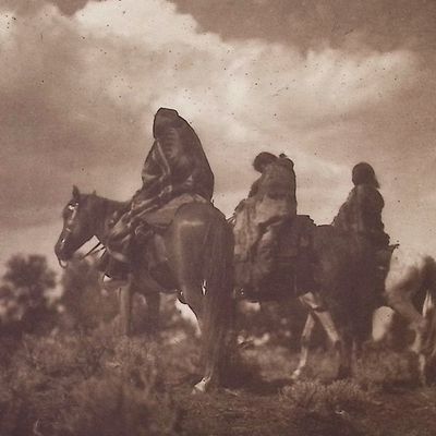 Edward Curtis - Navaho Women
