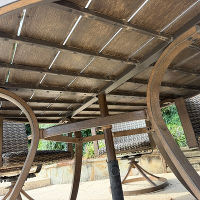 Oak Tree - Outdoor Dining table w/ 6 Rocking Swivel chairs with wear & umbrella