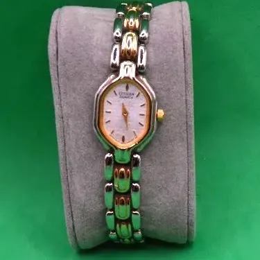 Sale Photo Thumbnail #32