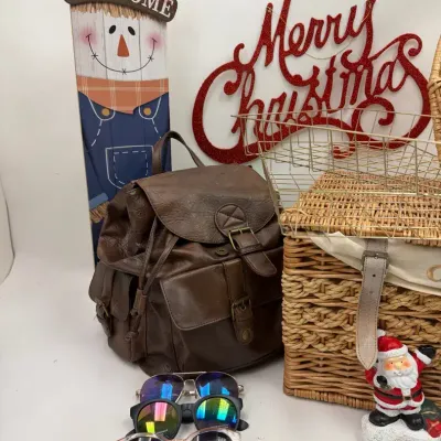 Mixed Farmhouse Décor, Storage & Seasonal Lot
