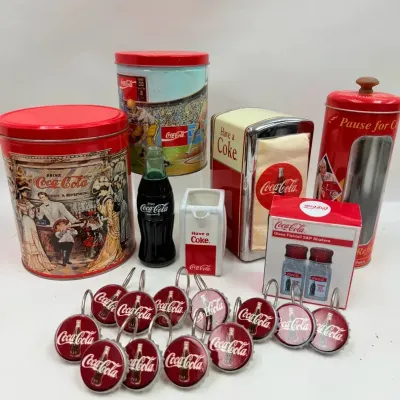 Coca-Cola Soda Fountain & Kitchen Collectibles