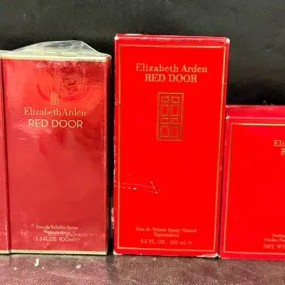 “Elizabeth Arden” Vintage Perfume with Matching Powder