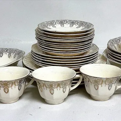 “Windsor China Co Manhattan 22k Gold Fine Set”