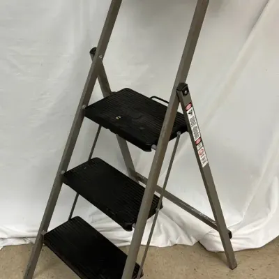 Steel Three-Step Folding Stepladder