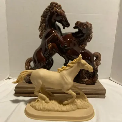 Mustang Figures