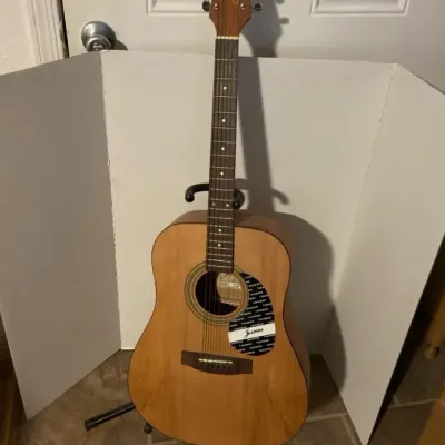 Jasmine Guitar & Stand