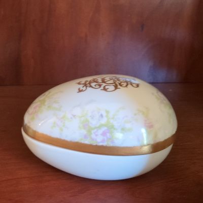 Gerold Porzellan Tettau Bavaria Porcelain Egg Trinket Box