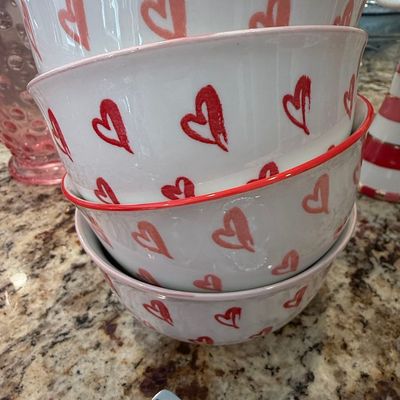 Target Threshold Heart Pattern Ceramic Bowls