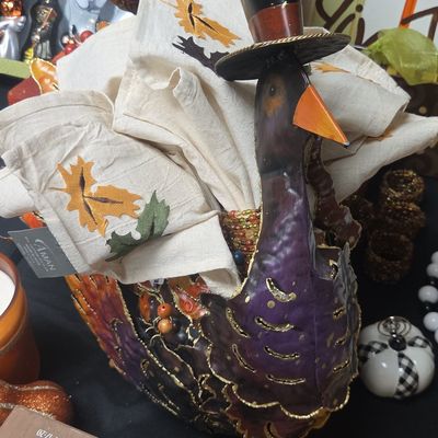 Decorative Metal Turkey Napkin Holder with Leaf Print Napkins