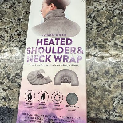 Brookstone Lavender Scented Heated Shoulder & Neck Wrap