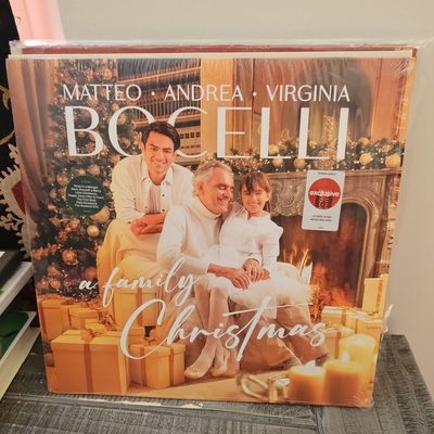 Matteo, Andrea, and Virginia Bocelli - A Family Christmas (Target Exclusive Vinyl)