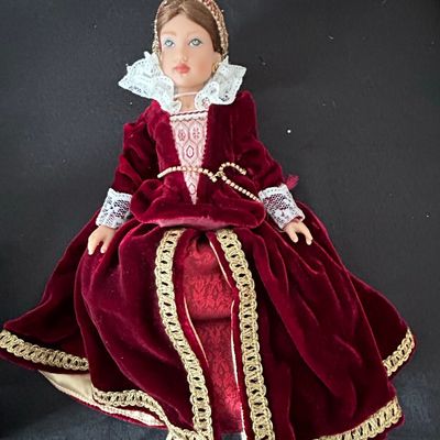 Franklin Mint Heirloom Doll - Anne Boleyn
