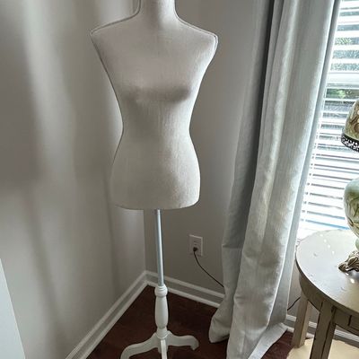 Vintage-Style Adjustable Dress Form Mannequin