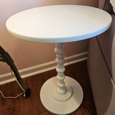 Spindle Pedestal Side Table