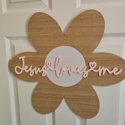 Jesus Loves Me Flower Wall Decor