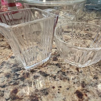 Hazel Atlas Moderntone Creamer and Sugar Bowl Set