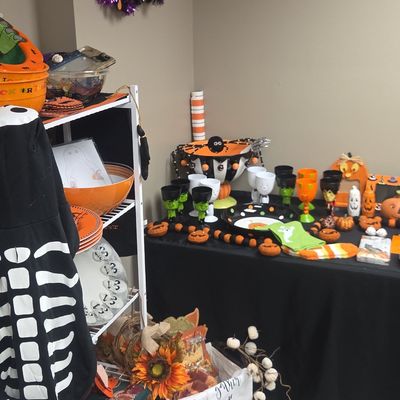 Assorted Halloween Tableware and Seasonal Decor Collection