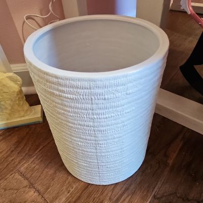 Ceramic Woven-Texture Wastebasket