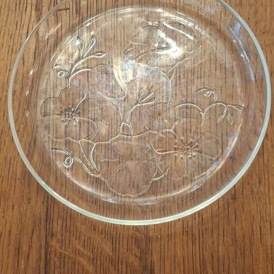 Luminarc France Poppy Floral Glass Plates