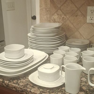Langenthal Swiss Porcelain 50-Piece Dinnerware Set