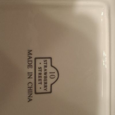 34 piece  Strawberry Street Square Dinnerware Set