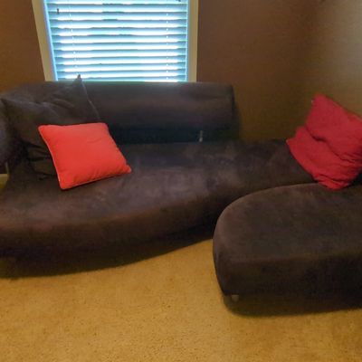 Modern Sectional Sofa with Chaise