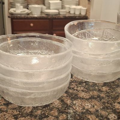 Set of 8 Hoya Crystal Japan "Ice" Glass Bowls