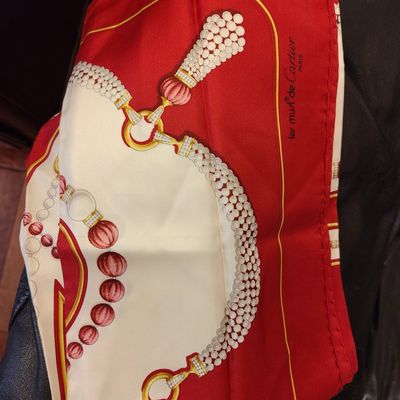 Les Must de Cartier Silk Scarf